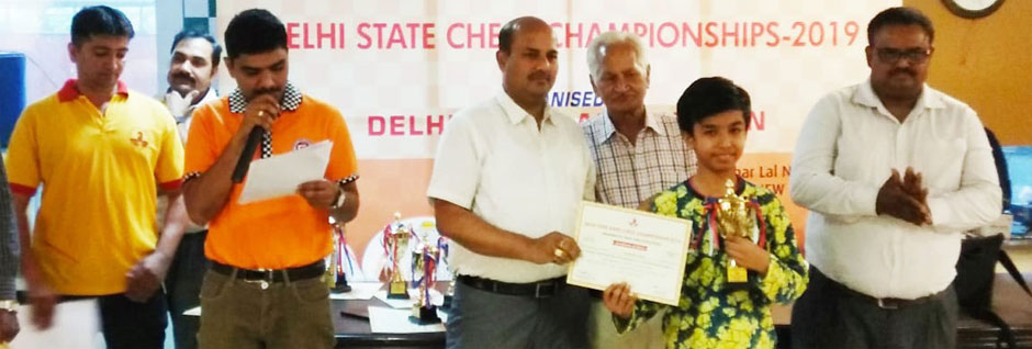 St. Mark's School, Meera Bagh - Aashman Gupta wins the 2nd prize in Under 11 category in DCA Rated Open Rapid Chess Tournament : Click to Enlarge