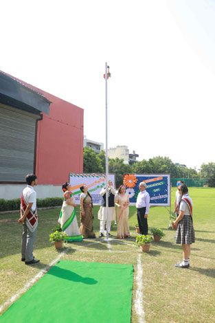 St. Mark's School, Meera Bagh - Independence Day Celebrated with pomp and show : Click to Enlarge