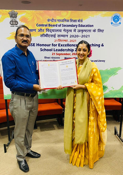 St. Mark's School, Meera Bagh - Our Vice Principal receives the CBSE Honour for Teaching Excellence and School Leadership : Click to Enlarge