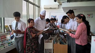 St. Mark's School, Janakpuri - A visit to French Library : Click to Enlarge