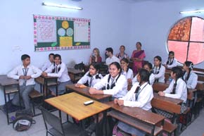 SMS Janakpuri - A visit from National Science Learning Centre, Bristol - UK to our school : Click to Enlarge