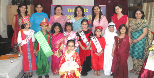 SMS, Janakpuri - Thematic Dressing - UP Parade : Click to Enlarge