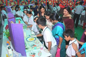 SMS, Janakpuri - Science Quest : Science Exhibition : Click to Enlarge