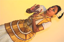 SMS Janakpuri, Spic Macay - Dance Recital in Mohiniattam : Click to Enlarge
