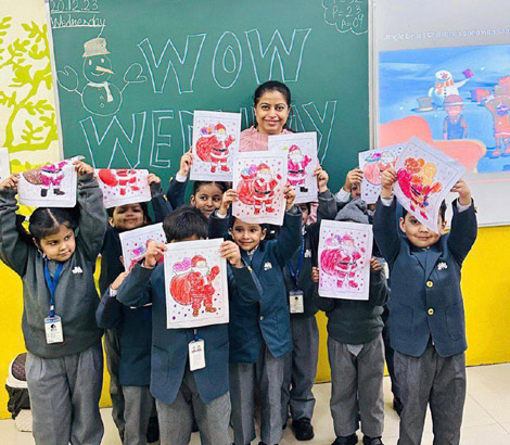 St. Mark's, Janakpuri - Nursery and KG students had a fun time with their parents during WOW Wednesday : Click to Enlarge