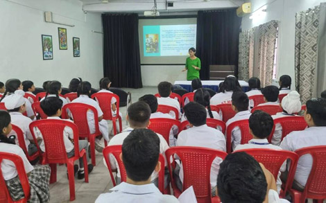 St. Marks Sr. Sec. Public School, Janakpuri - A workshop for the students of Classes VI and VII was organised by Ms. Simran Swaika, the former winner of International French Spell Bee : Click to Enlarge