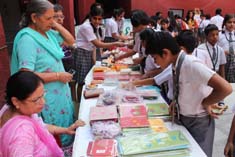 St. Mark's School, Janakpuri - Diwali Exhibition by Muskaan & Prerna Niketan : Click to Enlarge