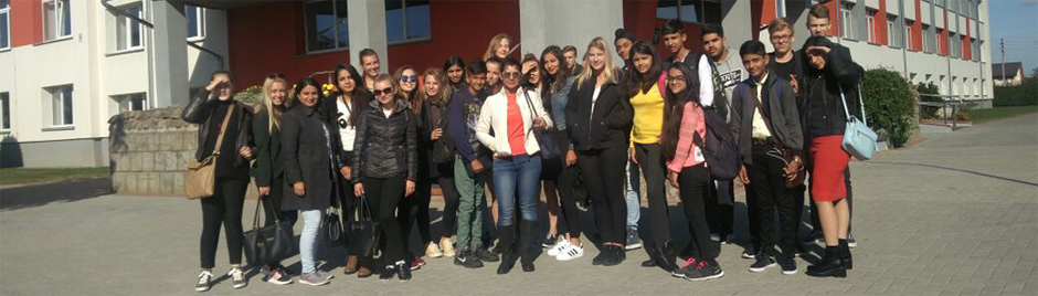 St. Mark's School, Janak Puri visits Lizdeka Gymnasium, Radviliskis (Lithuania) : Click to Enlarge