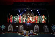 St. Mark's School, Janak Puri - Dharohar : The Indian Legacy, a cultural programme by the students of Classes VI-VIII : Click to Enlarge
