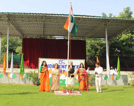 St. Mark's School, Janak Puri - Students of Class V presented a virtual celebration Vande Bharat on the occasion of 75th Independence Day : Click to Enlarge