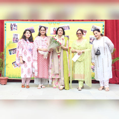St. Mark's School, Janak Puri - We bid adieu to our primary teacher, dear Ms. Neena Chawla who retired after a dedicated service of 28 years in this institution : Click to Enlarge