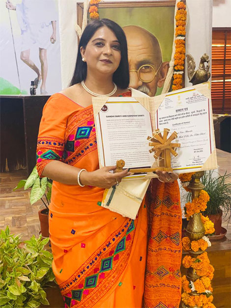 St. Mark's School, Janak Puri - On the eve of Rashtriya Ekta Diwas, our Principal Ms. Inderpreet Kaur Ahluwalia was conferred with a Certificate of Honour for her contribution in the field of education by the Gandhi Smriti and Darshan Samiti : Click to Enlarge