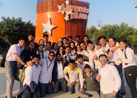 St. Marks Sr. Sec. Public School, Janakpuri - Class X and XII had a fun filled day full of adventure and happiness at the Adventure Island : Click to Enlarge