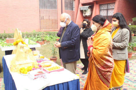 St. Mark's School, Janak Puri - On the occasion of Basant Panchami, varied activities were planned for the Primary students to invoke the blessings of Goddess Saraswati : Click to Enlarge