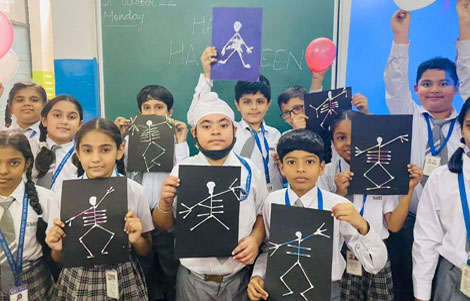 St. Marks Sr. Sec. Public School, Janakpuri - Students of pre-primary and primary wing celebrated Halloween with great pomp and show : Click to Enlarge