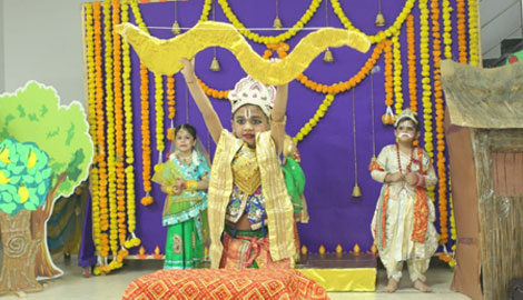 St. Marks Sr. Sec. Public School, Janakpuri - St. Mark's Sr. Sec. Public School, Janakpuri - Our budding artists of KG Class presented an exquisite depiction of the Ramayana to foster the spirit of Diwali : Click to Enlarge