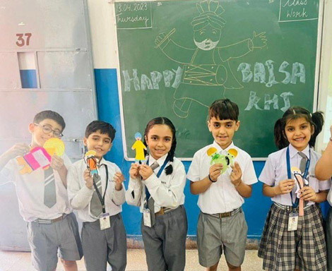 St. Marks Sr. Sec. Public School, Janakpuri - The pre-primary and primary classes celebrated the festival of Baisakhi : Click to Enlarge