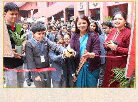St. Mark's School, Janakpuri - Book Week and a Scholastic Book Fair was organised : Click to Enlarge