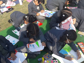 SMS, Girls School - Rang Mahotsava for Junior Classes : Click to Enlarge