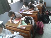 SMS Girls School, Meera Bagh - Hindi Week - Sulekh Pratiyogita Class III : Click to Enlarge