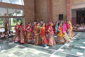 St. Mark's Girls School - Durga Pooja and Dandiya Celebrations : Click to Enlarge