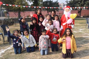 SMS, Girls School - Christmas Celebrations : Click to Enlarge