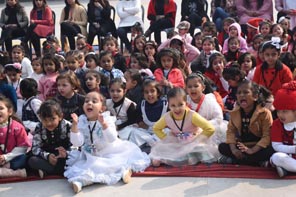 SMS, Girls School - Christmas Celebrations : Click to Enlarge