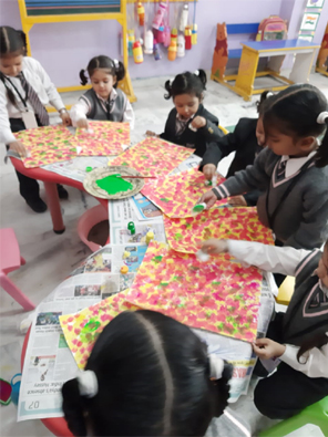 SMS, Girls School - Thanksgiving day by classes Seedling to V : Click to Enlarge