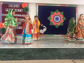 SMS, Girls School - Independence Day Celebrations by Sapling : Click to Enlarge