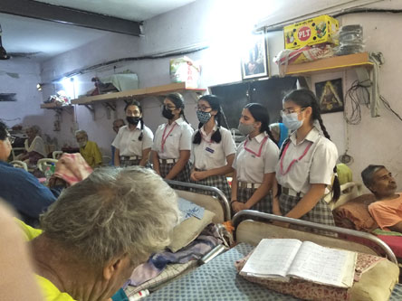 SMS Girls School, Meera Bagh - Community Service Drive : Click to Enlarge