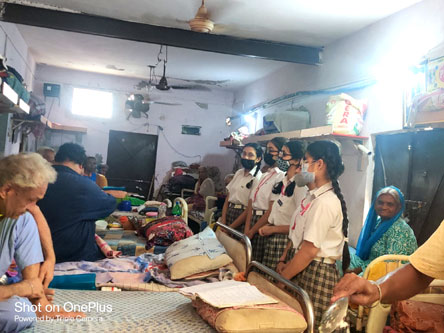 SMS Girls School, Meera Bagh - Community Service Drive : Click to Enlarge