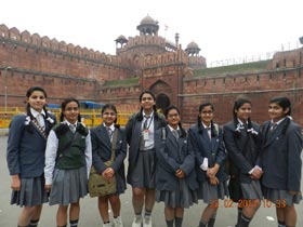 SMS Girls School - Visit to Red Fort : Click to Enlarge