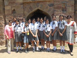 St. Mark's Girls School - A visit to Lodhi Gardens : Click to Enlarge