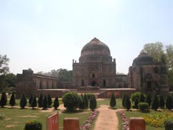 St. Mark's Girls School - A visit to Lodhi Gardens : Click to Enlarge