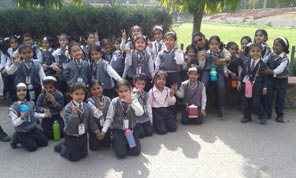 St. Mark's Girls School - A visit to the Zoo : Click to Enlarge