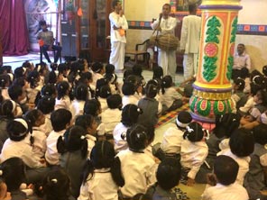 St. Mark's Girls School - Visit to Iskcon Temple : Click to Enlarge