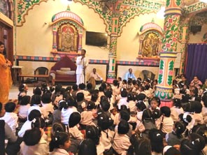 St. Mark's Girls School - Visit to Iskcon Temple : Click to Enlarge