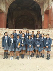St. Mark's Girls School - A Visit to Sheesh Mahal : Click to Enlarge