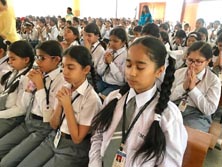 St. Mark's Girls School - Picnic : A visit to Church and Iskcon Temple : Click to Enlarge