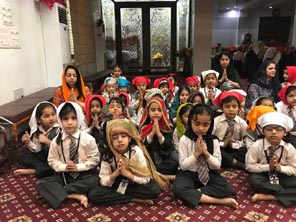 St. Mark's Girls School - Visit to Gurudwara for Class Sapling : Click to Enlarge