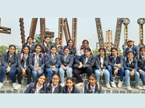 St. Mark's Girls School - An Educational Trip to National Science Centre for Class VIII : Click to Enlarge