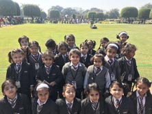 St. Mark's Girls School - Visit to Mughal Gardens for Class Sapling : Click to Enlarge