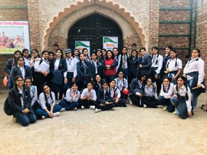St. Mark's Girls School - Picnic for Class X to Pratapgarh Farms : Click to Enlarge