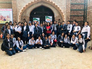 St. Mark's Girls School - Picnic for Class X to Pratapgarh Farms : Click to Enlarge