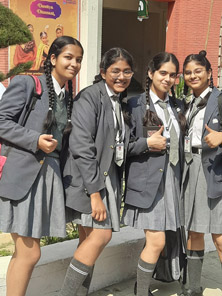 St.Marks World School Meera Bagh - Visit to College of Arts : Click to Enlarge