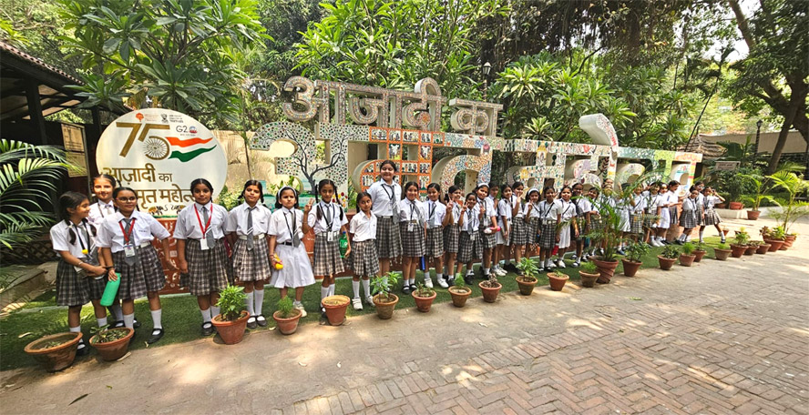 St.Marks World School Meera Bagh - National Crafts Museum : Click to Enlarge
