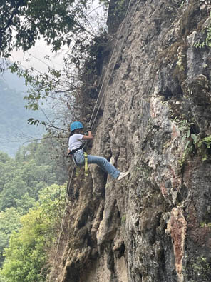 St.Marks World School Meera Bagh - Rocksport Activity: Rock Climbing and Rapelling : Click to Enlarge