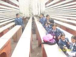 SMS, Girls School - Dilli Darshan : Click to Enlarge