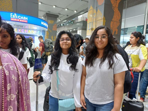 St. Mark's World School, Meera Bagh - Arrival of the Sri Lankan delegation : Click to Enlarge
