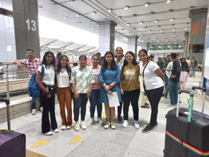 St. Mark's World School, Meera Bagh - Arrival of the Sri Lankan delegation : Click to Enlarge